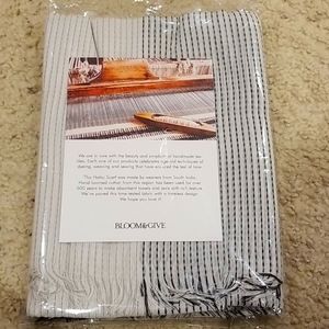 Bloom&Give GRAY and white Haiku Scarf. New!